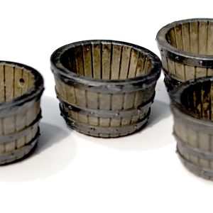 5 BAQUETS en BOIS pour EAU de PLUIE MONTÉS PEINTS