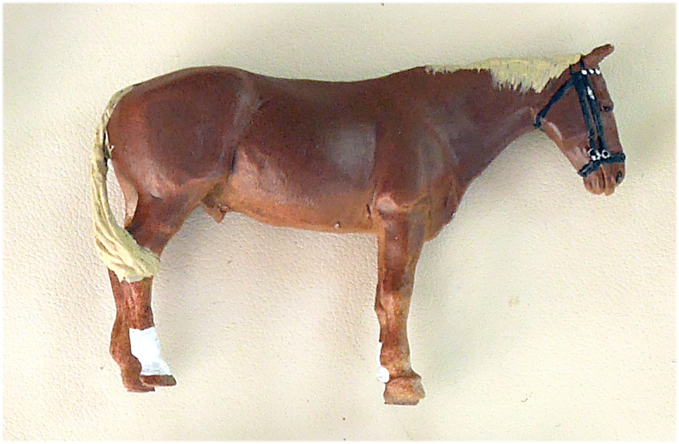 CHEVAL BRUN CLAIR TÊTE HAUTE PEINT