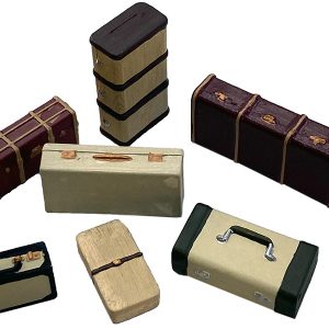 7 MALLES & VALISES PEINTES MÉTAL BLANC