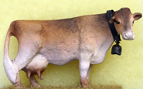 VACHE LIMOUSINE avec SONNAILLE PEINTE