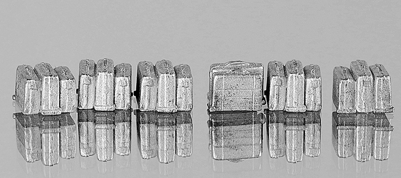 ENSEMBLE de VALISES à POIGNÉES MÉTAL BLANC