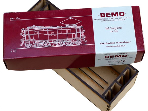 Kit BOÎTE de RANGEMENT LOCO BEMO L. NOTRE SYSTÈME PERMET de STOCKER les MODÈLES BEMO HO avec ACCESSOIRES et PIÈCES RAPPORTÉES MONTÉES dans une BOÎTE DÉDIÉE  les PROTÉGEANT avec le COUVERCLE D’ORIGINE.