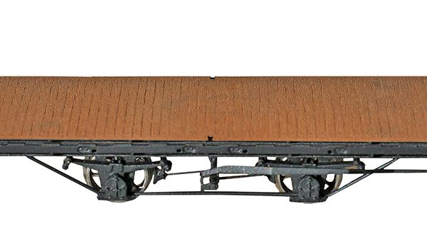 PLAT avec PLANCHER BOIS MONTÉ CP SUD France, échelle HOm, France